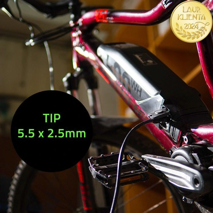 *Qoltec 50333 Rychlá voděodolná nabíječka Qoltec 36V/42V 2A konektor 5,5 x 2,5 mm + napájecí kabel