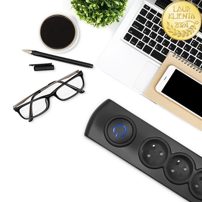 *Qoltec 50114 Prodlužovací kabel Qoltec | 8 zásuvek | 3 m | Černá | Rychlé přepínání