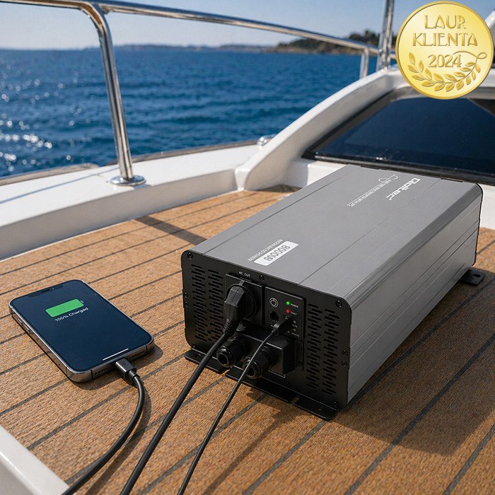 Qoltec 52699 Měnič napětí Qoltec 12V → 230V 4000W/8000W čistá sinusovka | UPS Bypass mode | USB | USB-C | pro LiFePO4 a AGM baterie